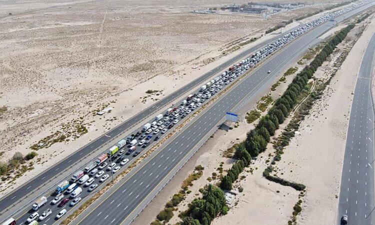 عکس روز ، صف کیلومتری خودروها در بزرگراه دوبی به ابوظبی
