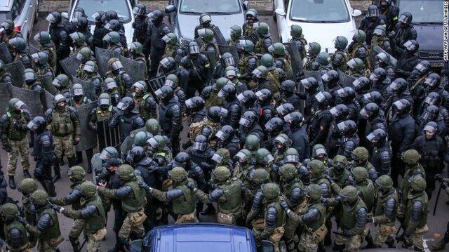 بازداشت دست کم 1000 نفراز معترضان در بلاروس