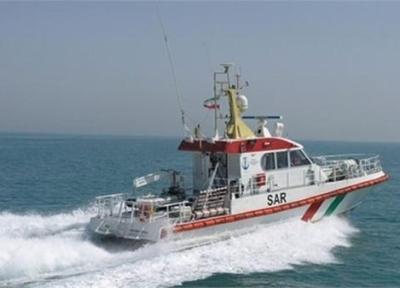 12 ملوان 2 لنج غرق شده در آب های بوشهر نجات یافتند